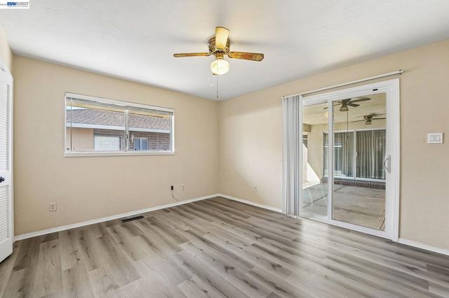 214 Redondo Dr, Pittsburg, CA 94565
