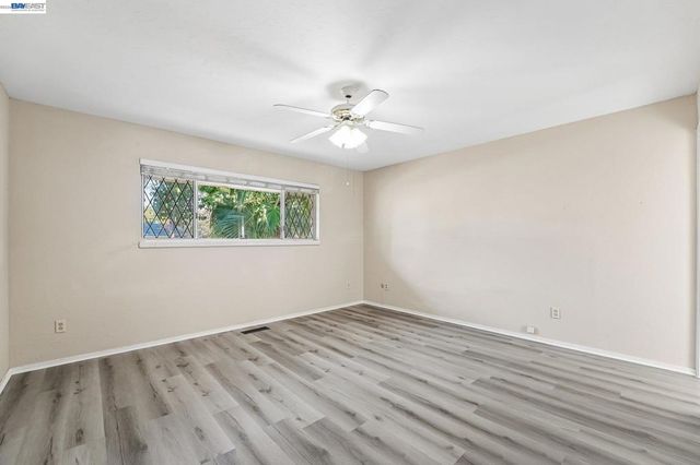 214 Redondo Dr, Pittsburg, CA 94565