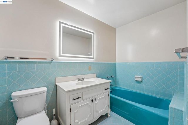214 Redondo Dr, Pittsburg, CA 94565