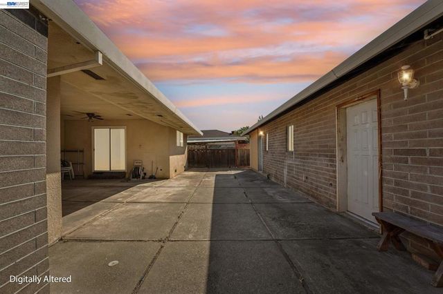 214 Redondo Dr, Pittsburg, CA 94565