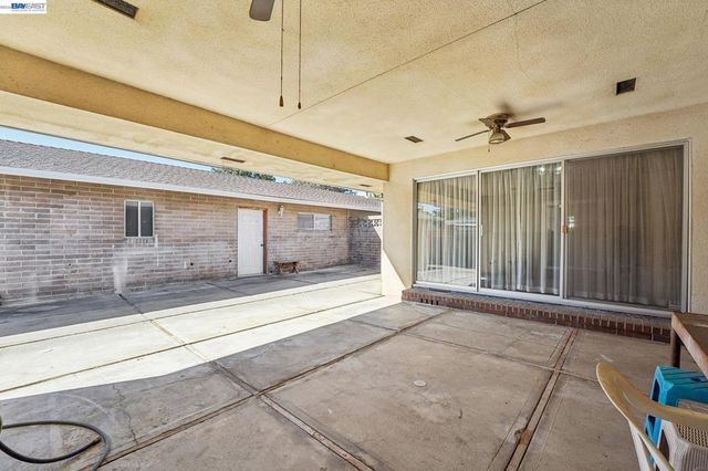214 Redondo Dr, Pittsburg, CA 94565