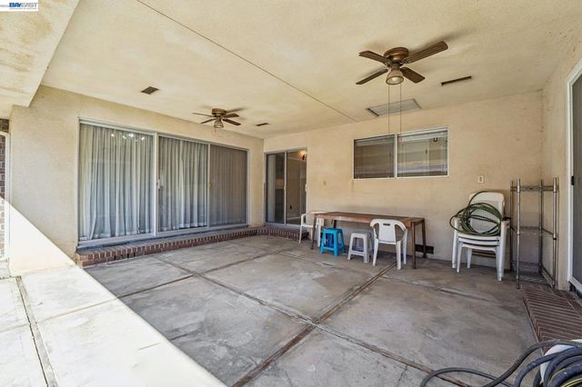 214 Redondo Dr, Pittsburg, CA 94565
