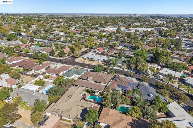 214 Redondo Dr, Pittsburg, CA 94565