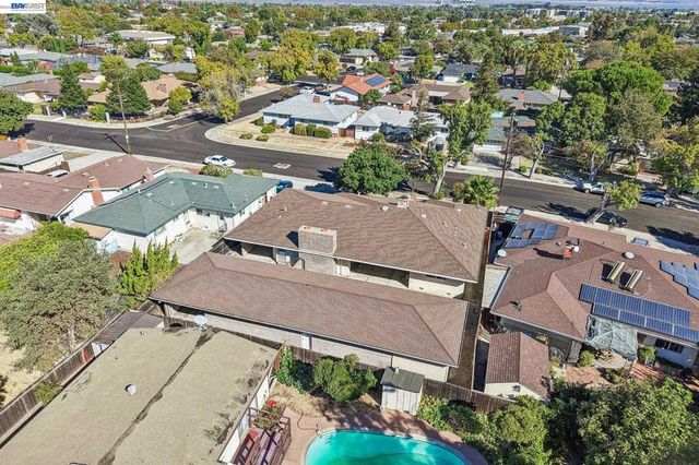 214 Redondo Dr, Pittsburg, CA 94565