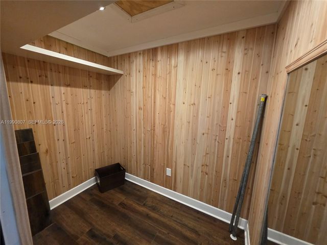 9911 Martinique Dr, Cutler Bay, FL 33189