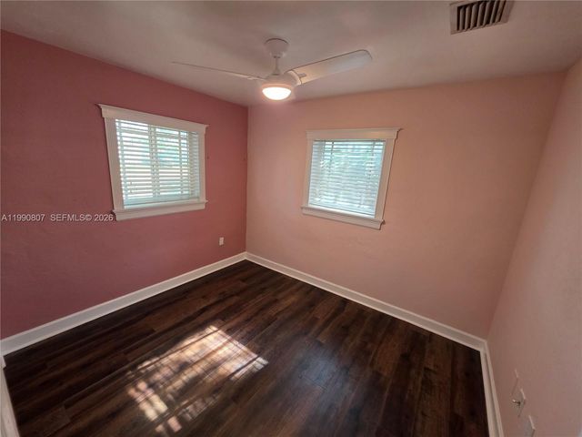 9911 Martinique Dr, Cutler Bay, FL 33189