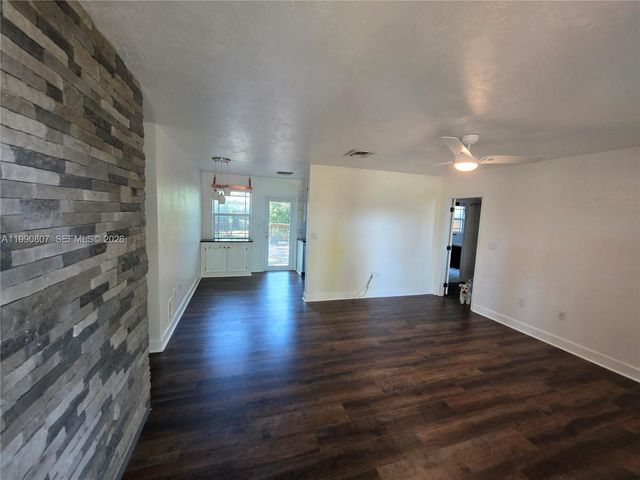 9911 Martinique Dr, Cutler Bay, FL 33189