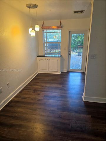 9911 Martinique Dr, Cutler Bay, FL 33189