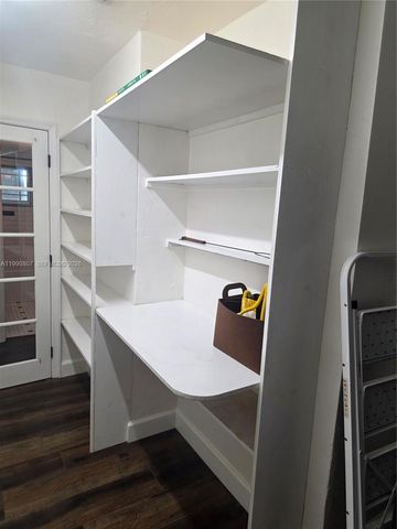 9911 Martinique Dr, Cutler Bay, FL 33189