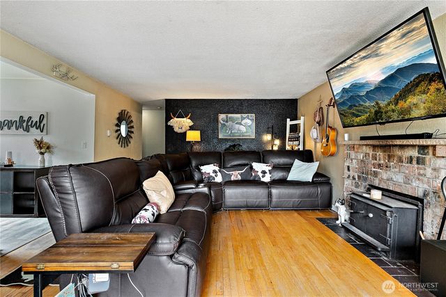 7402 E F St, Tacoma, WA 98404