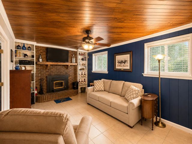 391 S Eagle Creek Drive, Lexington, KY 40515