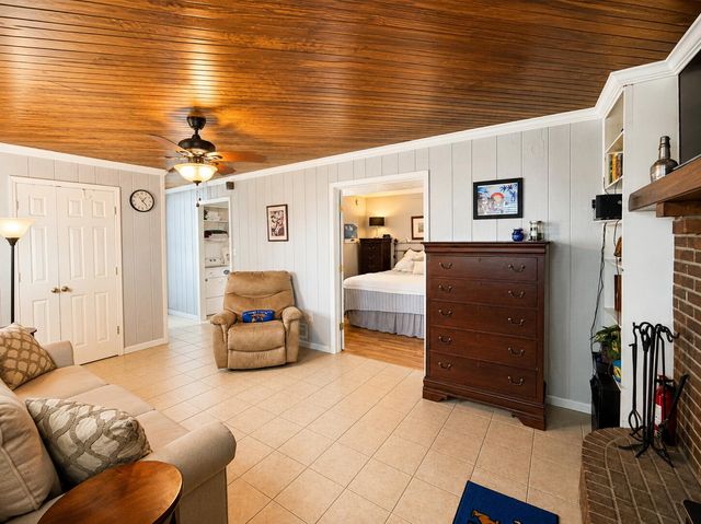 391 S Eagle Creek Drive, Lexington, KY 40515