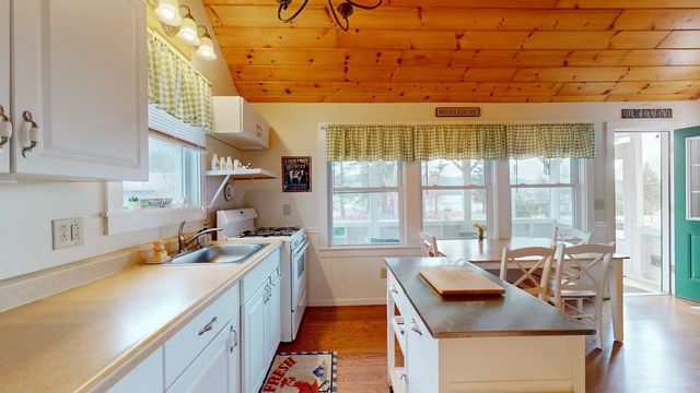 350 West Shore Road, Salisbury, VT 05769