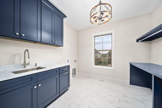 7029 Snowdrop Court, Dublin, OH 43016