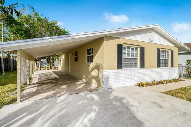 1227 Cherokee Street, Jupiter, FL 33458