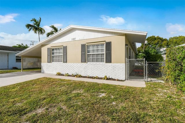 1227 Cherokee Street, Jupiter, FL 33458