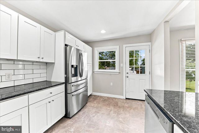 196 HIGHLAND VIEW DR, Lincoln University, PA 19352