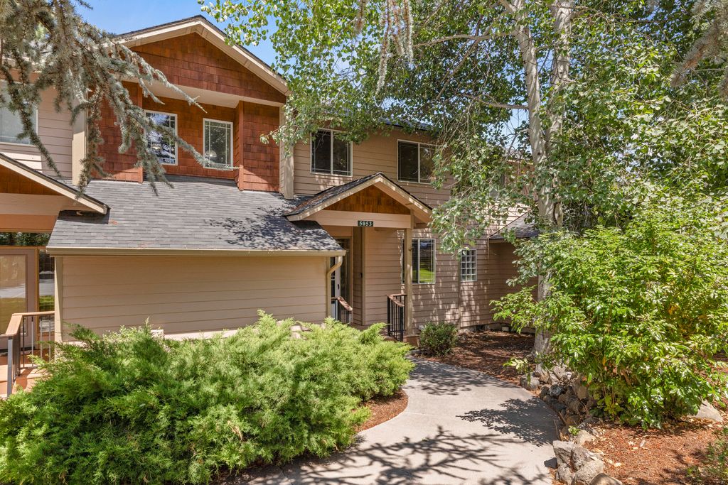 5053 Falcon Drive, Klamath Falls, OR 97601