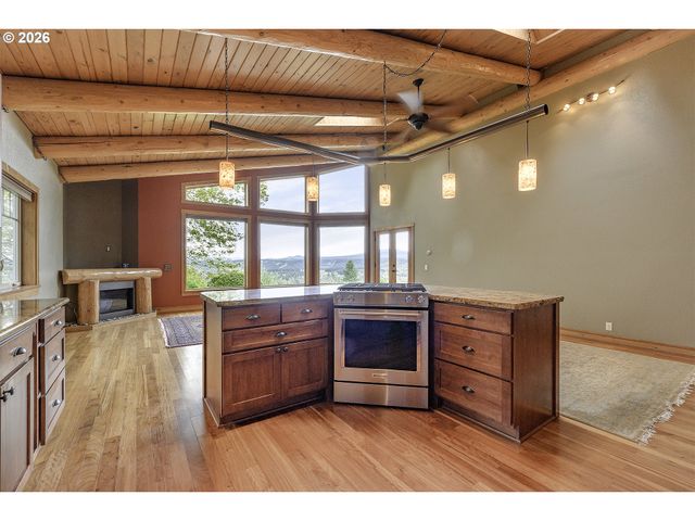 16860 HOFFMAN Ave, Sandy, OR 97055