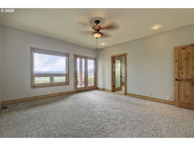 16860 HOFFMAN Ave, Sandy, OR 97055