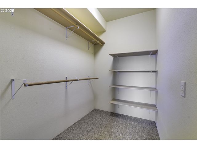 16860 HOFFMAN Ave, Sandy, OR 97055
