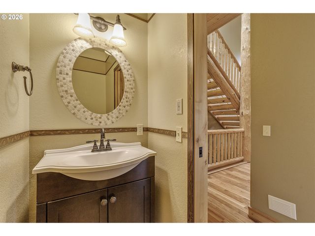 16860 HOFFMAN Ave, Sandy, OR 97055
