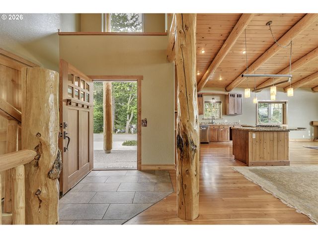 16860 HOFFMAN Ave, Sandy, OR 97055