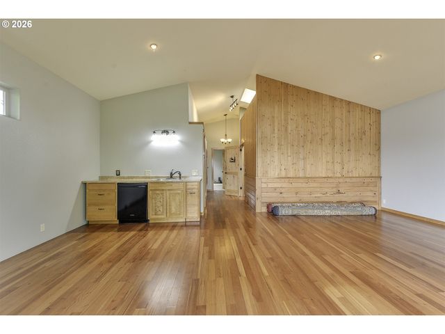 16860 HOFFMAN Ave, Sandy, OR 97055