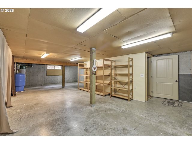 16860 HOFFMAN Ave, Sandy, OR 97055