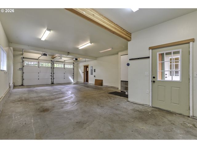 16860 HOFFMAN Ave, Sandy, OR 97055