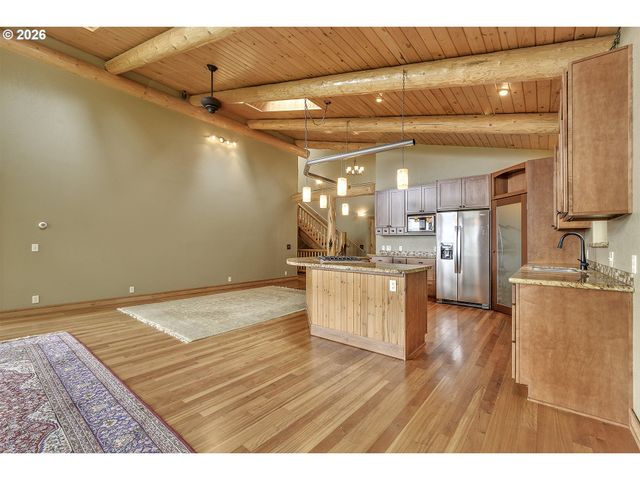 16860 HOFFMAN Ave, Sandy, OR 97055