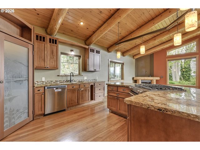 16860 HOFFMAN Ave, Sandy, OR 97055