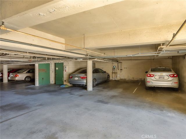 10240 Camarillo Street 208, Toluca Lake, CA 91602