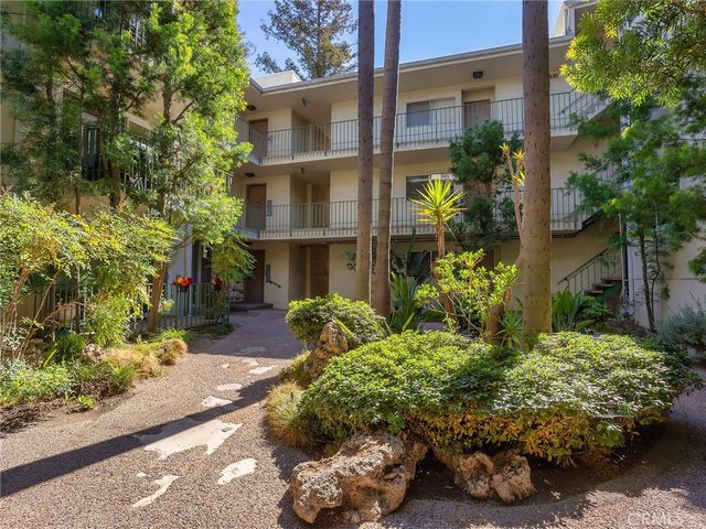 10240 Camarillo Street 208, Toluca Lake, CA 91602
