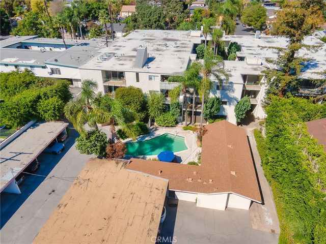 10240 Camarillo Street 208, Toluca Lake, CA 91602