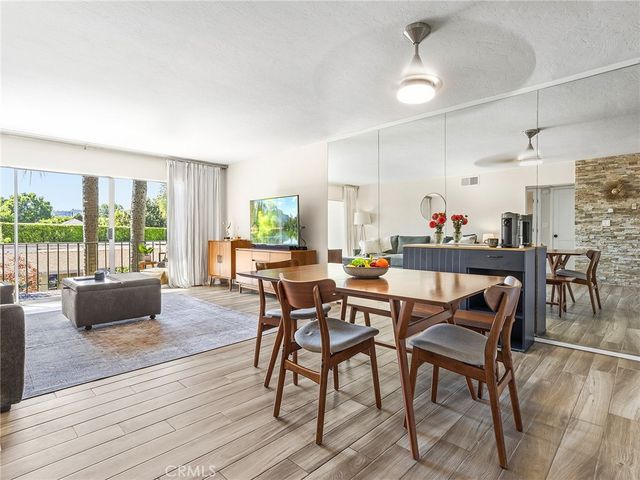 10240 Camarillo Street 208, Toluca Lake, CA 91602