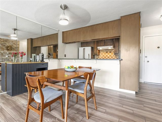 10240 Camarillo Street 208, Toluca Lake, CA 91602