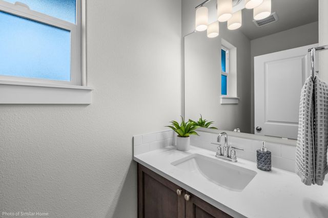 8715 N Hemlock Rd, Spokane, WA 99208