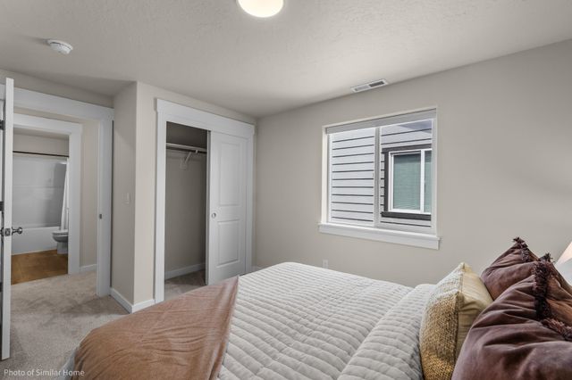 8715 N Hemlock Rd, Spokane, WA 99208