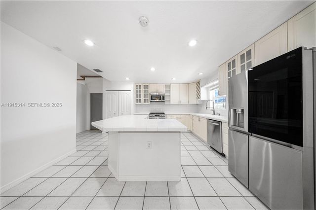 18405 SW 216th St 0, Miami, FL 33170