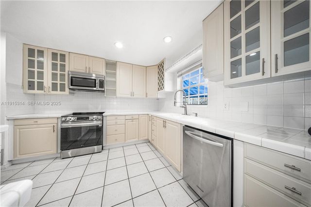 18405 SW 216th St 0, Miami, FL 33170