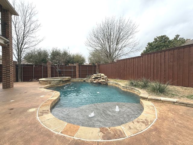 429 Whisperfield Drive, Murphy, TX 75094