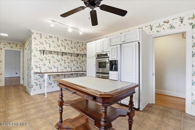 1602 Greenbriar Road, Kinston, NC 28504