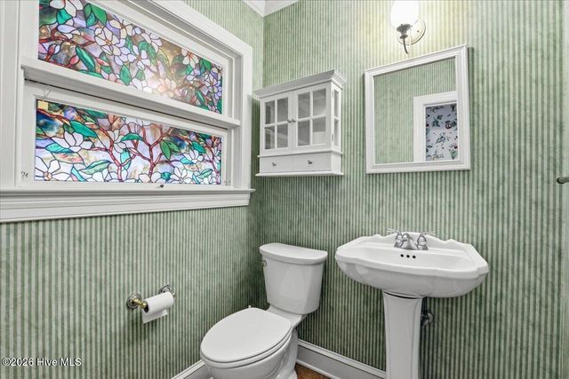 1602 Greenbriar Road, Kinston, NC 28504