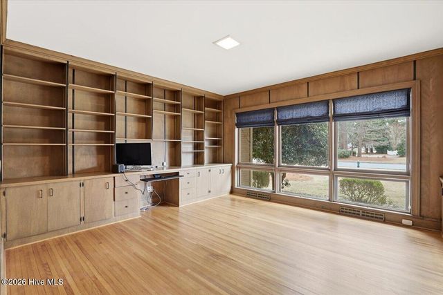 1602 Greenbriar Road, Kinston, NC 28504