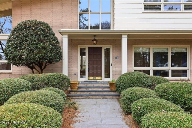 1602 Greenbriar Road, Kinston, NC 28504