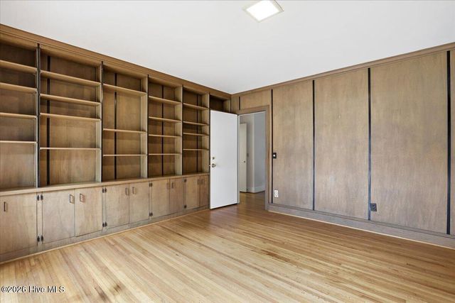 1602 Greenbriar Road, Kinston, NC 28504