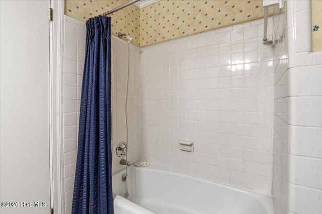 1602 Greenbriar Road, Kinston, NC 28504