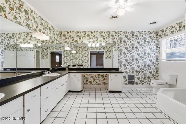 1602 Greenbriar Road, Kinston, NC 28504