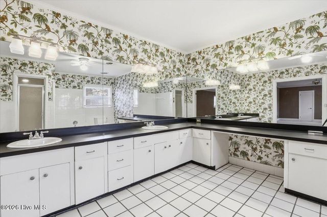 1602 Greenbriar Road, Kinston, NC 28504